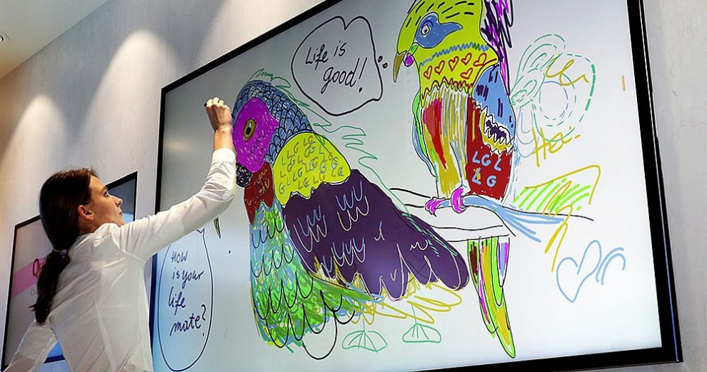 Сенсорний дисплеї від LG